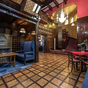 Hostel Historic 