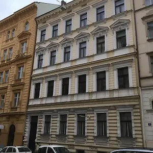  Hostel Emma
