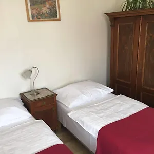  Хостел Rosemary